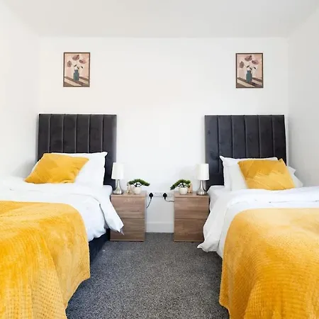 Spacious 2-Bedroom Apartment - Sleeps 4 - Step Free Access Apartment Leeds (West Yorkshire)