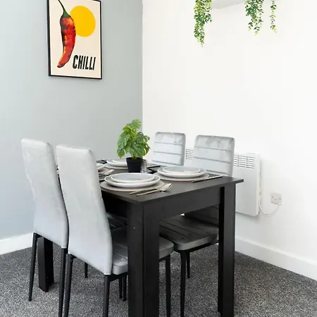 Apartment Spacious 2-Bedroom Apartment - Sleeps 4 - Step Free Access *