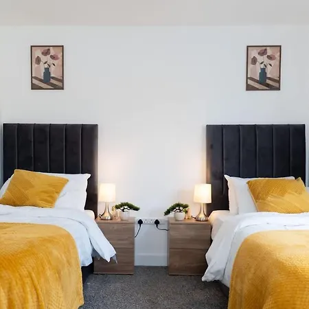 Spacious 2-Bedroom Apartment - Sleeps 4 - Step Free Access Leeds (West Yorkshire)